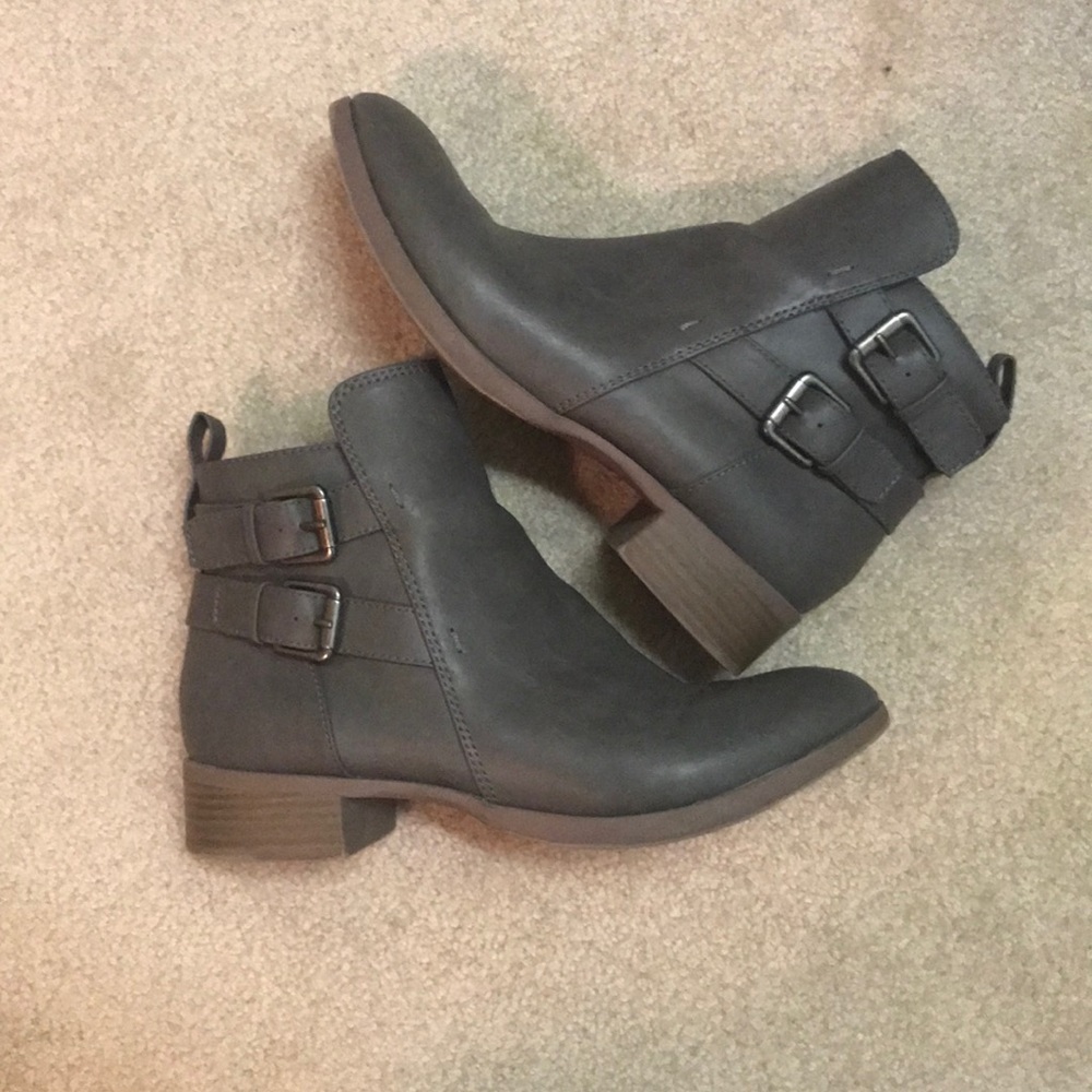 American Eagle Ankle-Booties